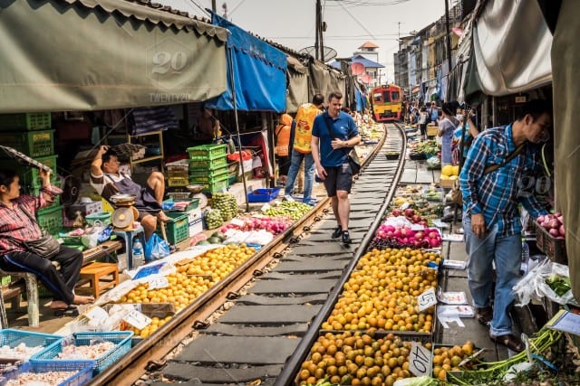 Mae-Klong-Railway-Market